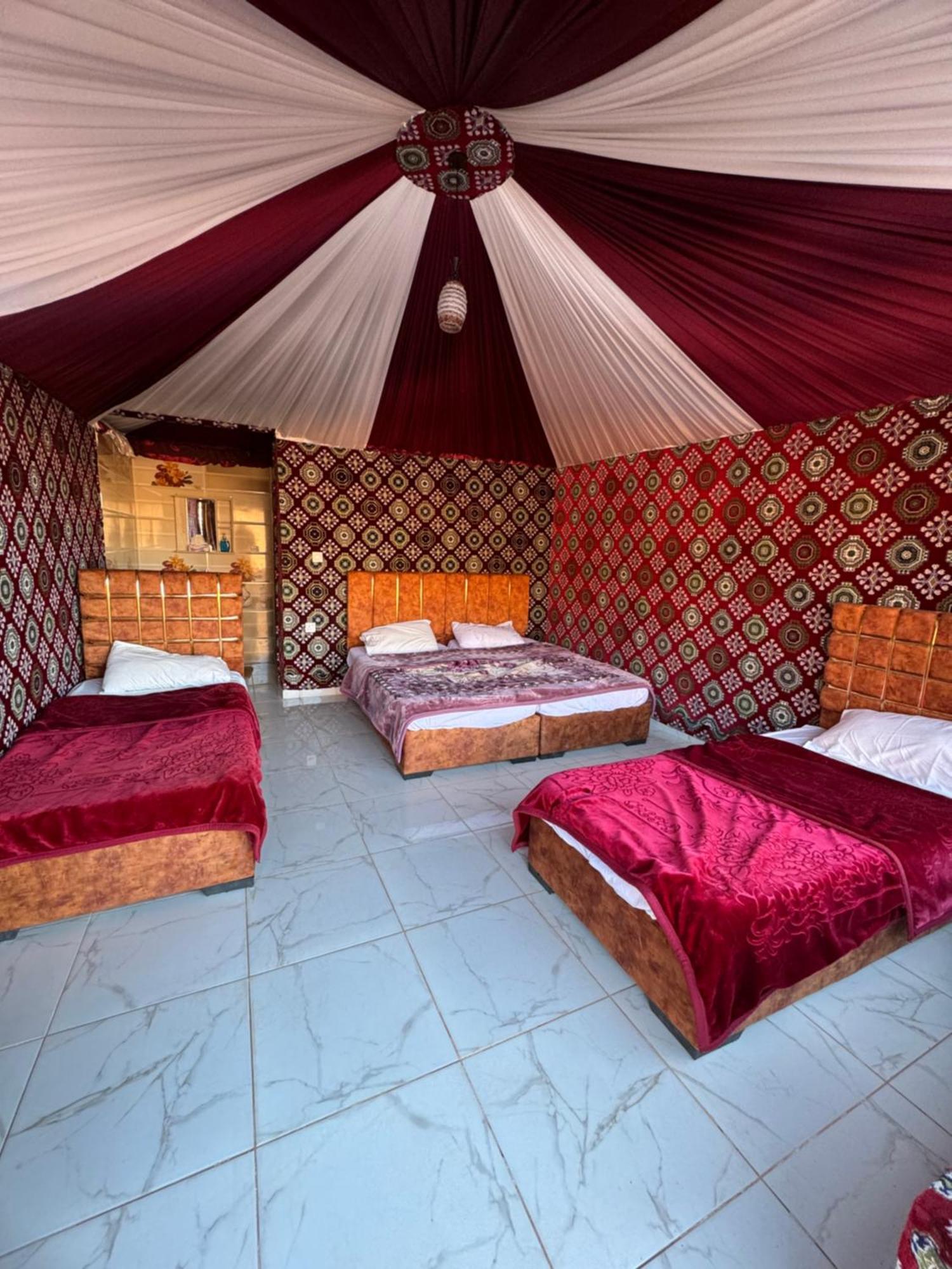 Wadi Rum Bubble Camp & Tour Exterior foto