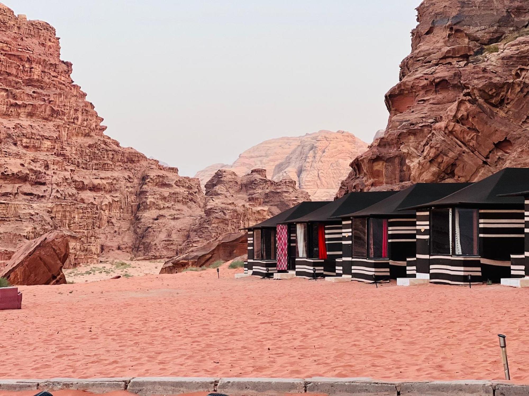 Wadi Rum Bubble Camp & Tour Exterior foto