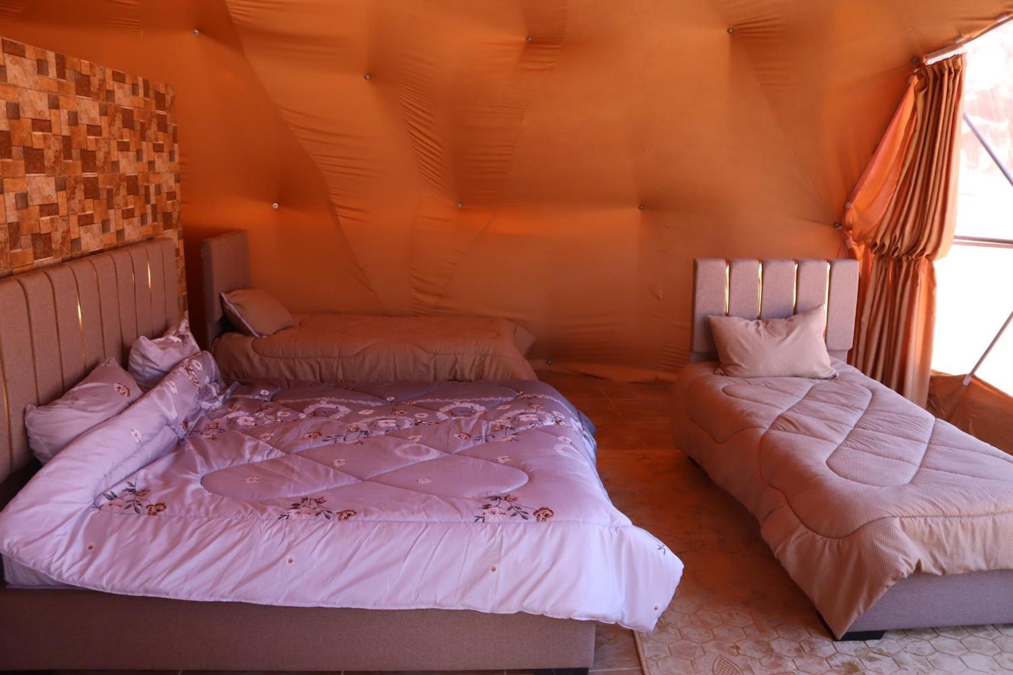 Wadi Rum Bubble Camp & Tour Exterior foto